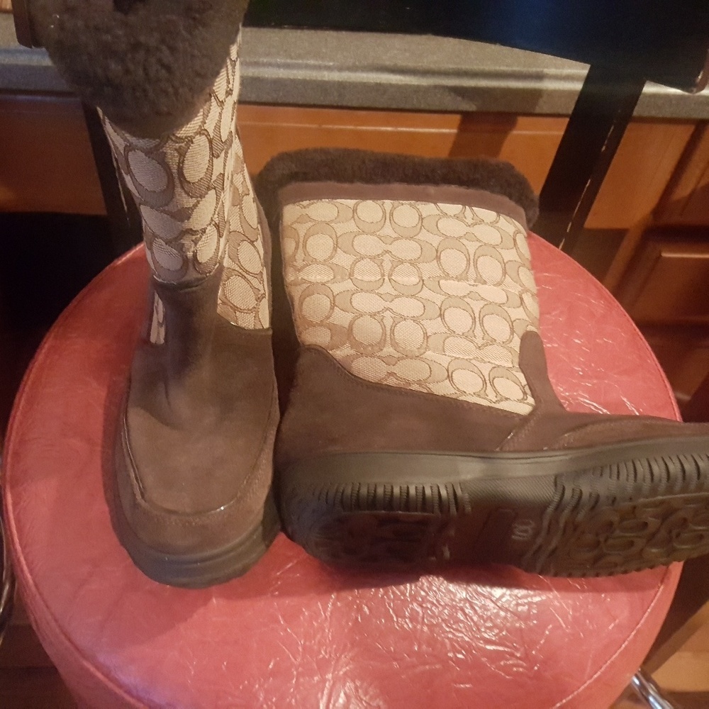 Trendy " new" Authentic Coach boots